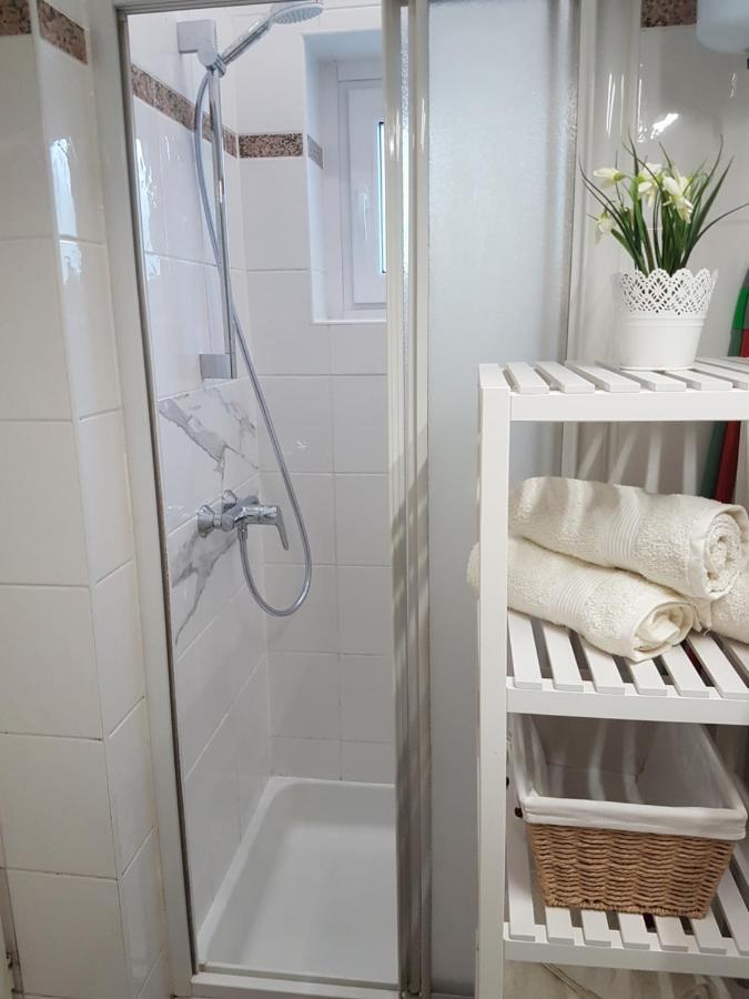 Apartma Zusterna Za Bazenom Koper Ngoại thất bức ảnh